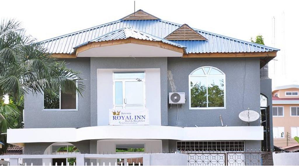Itetemia Royal Inn Daressalam Exterior foto
